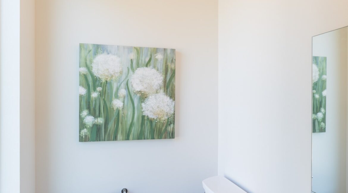 008_powder room