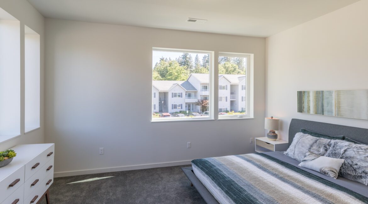 012_Master bedroom