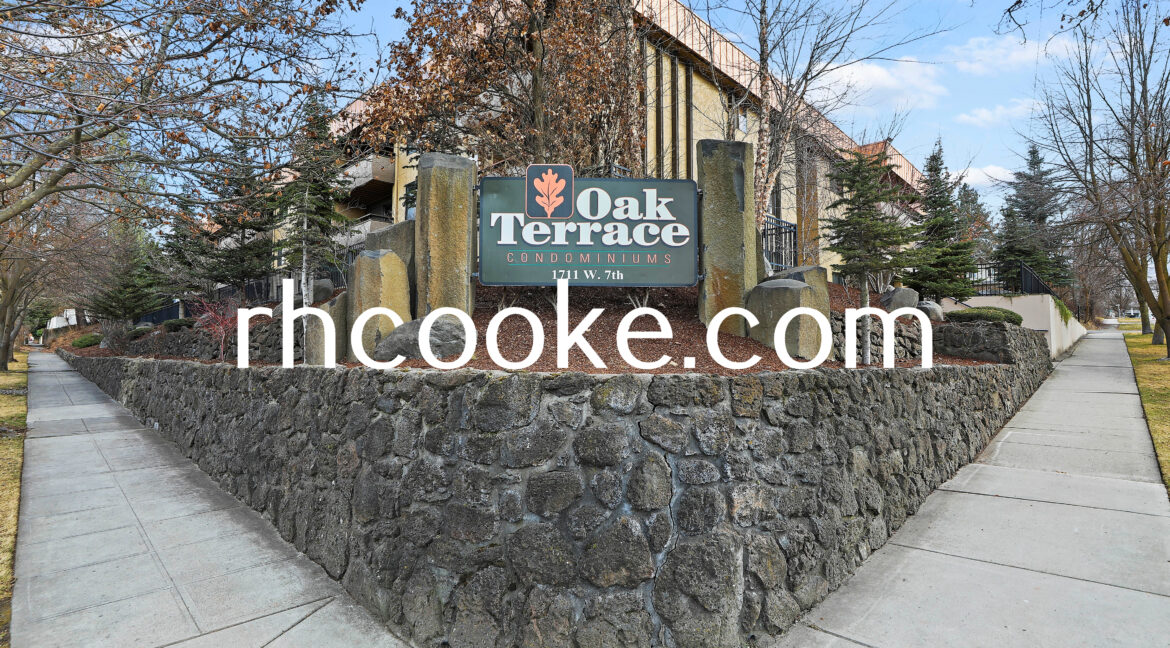 001_Oak Terrace Condo