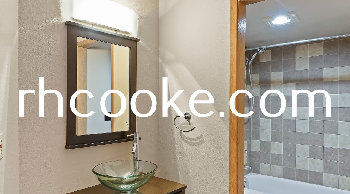 014_Bathroom