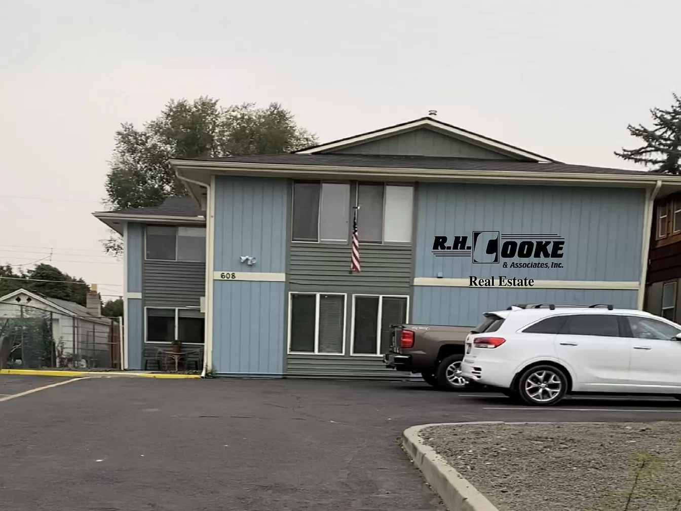 608 W Augusta Ave 1 & 3