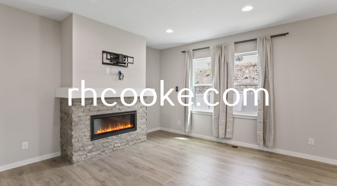 008_Living Room