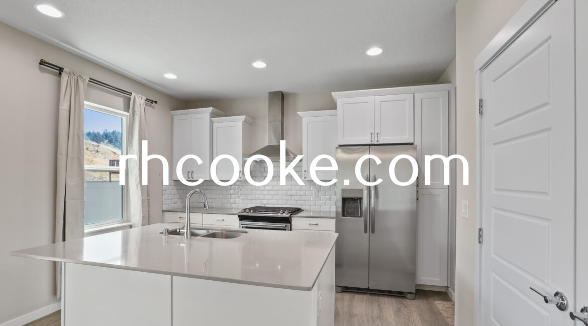 012_Kitchen
